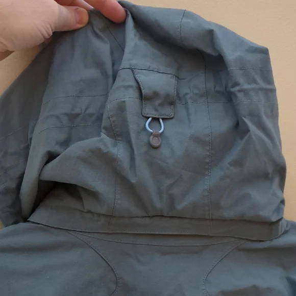 Patagonia Two-Tone Outdoor Jacket Patagonia women’s waterproof shell jacket - Picture 8 of 11